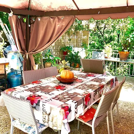 Dans Maison De Avec Jardin Lejlighed